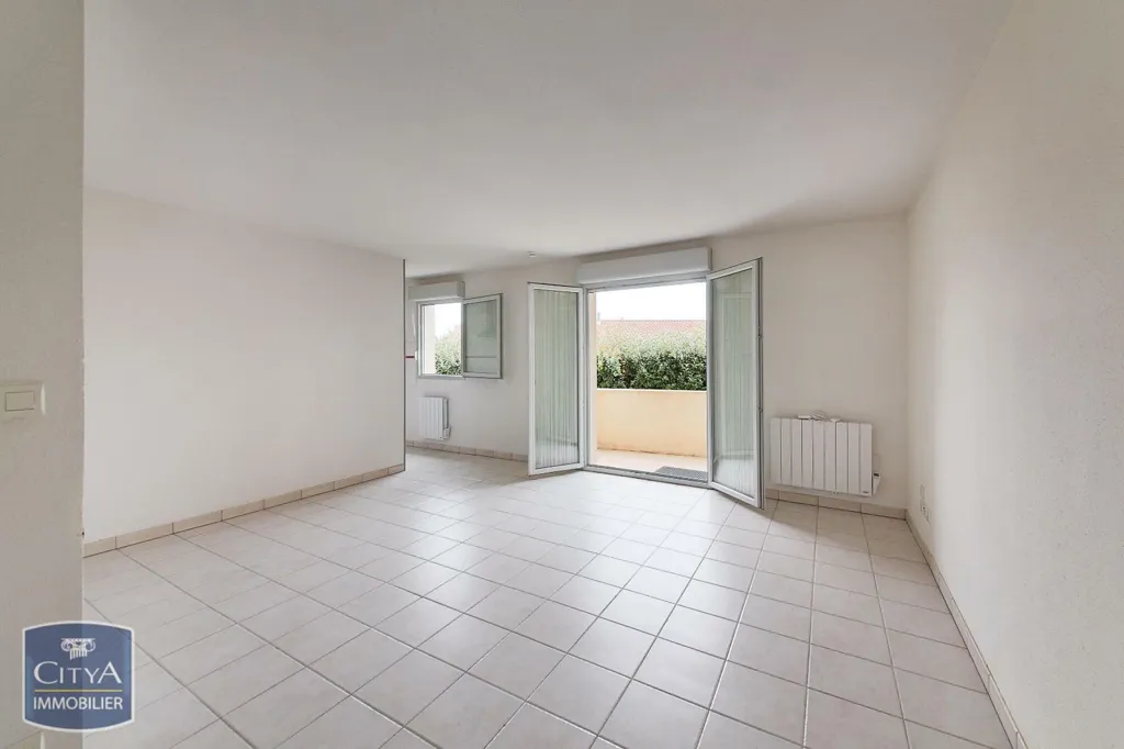 Toad - Ground Floor Apartment with Terrace in Sorèze
