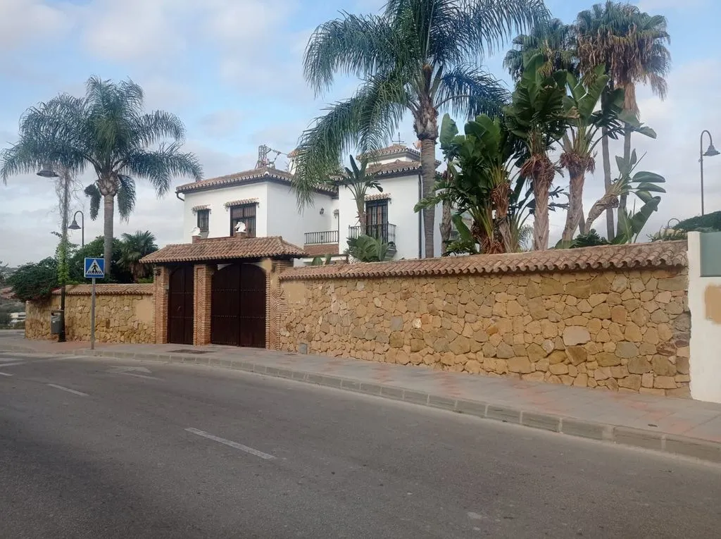 Välivaade - Detached House with Pool in Mijas