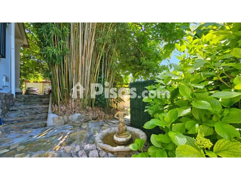 Garden - Independent Villa with Private Pool in Gueñes