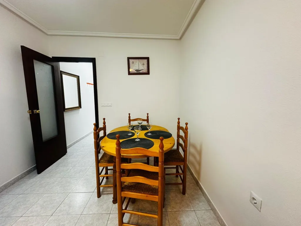 Salle à manger - Apartment with Pool in Torrevieja Centre