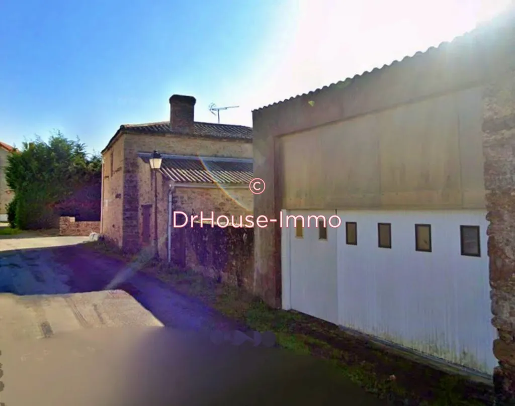 Extérieur - Hangar en Parpaings à Sigournais, Proche du Bourg