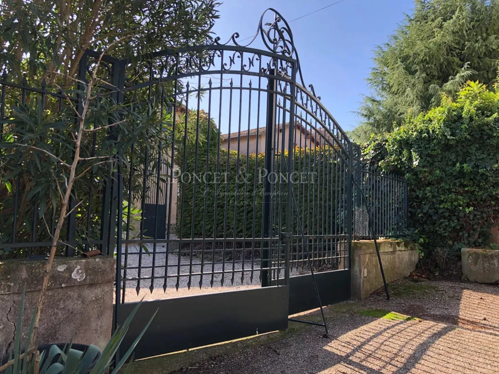 Välivaade - Vineyard Estate with Pool near Agde