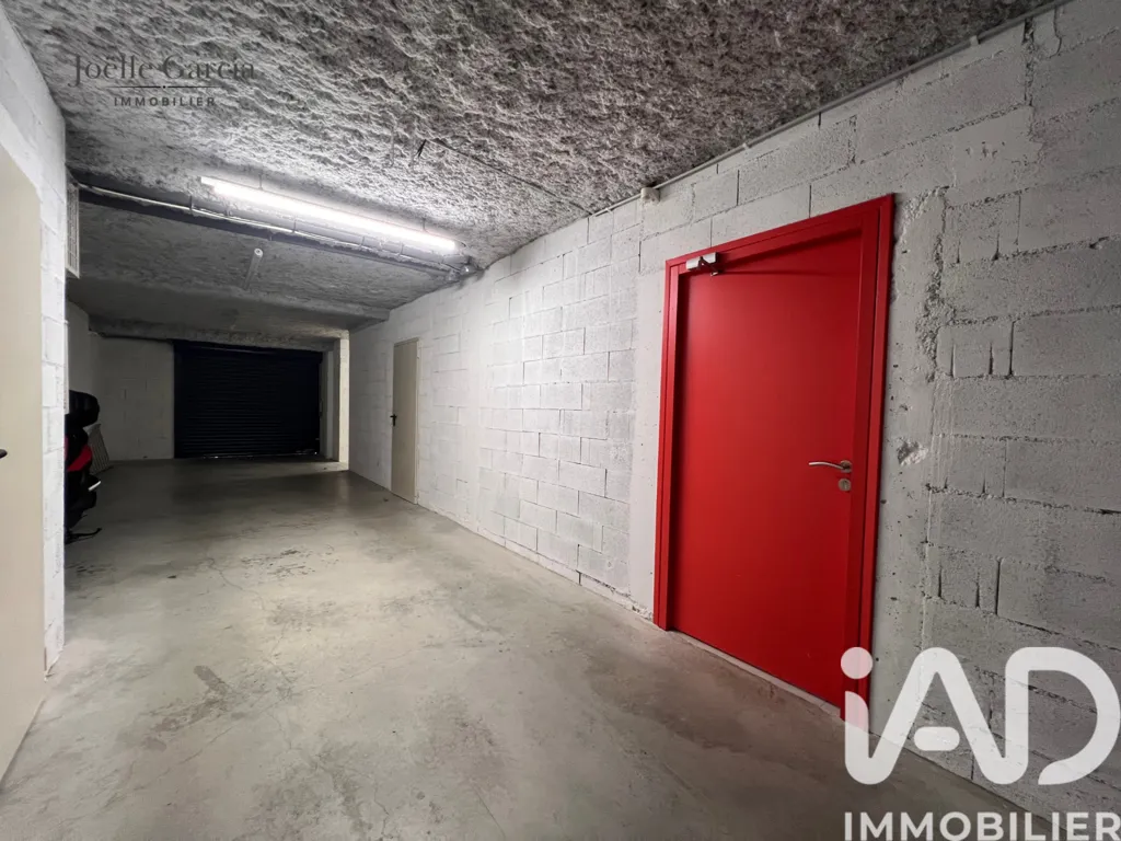 Garage - Secure T2 Apartment with Parking in Narbonne