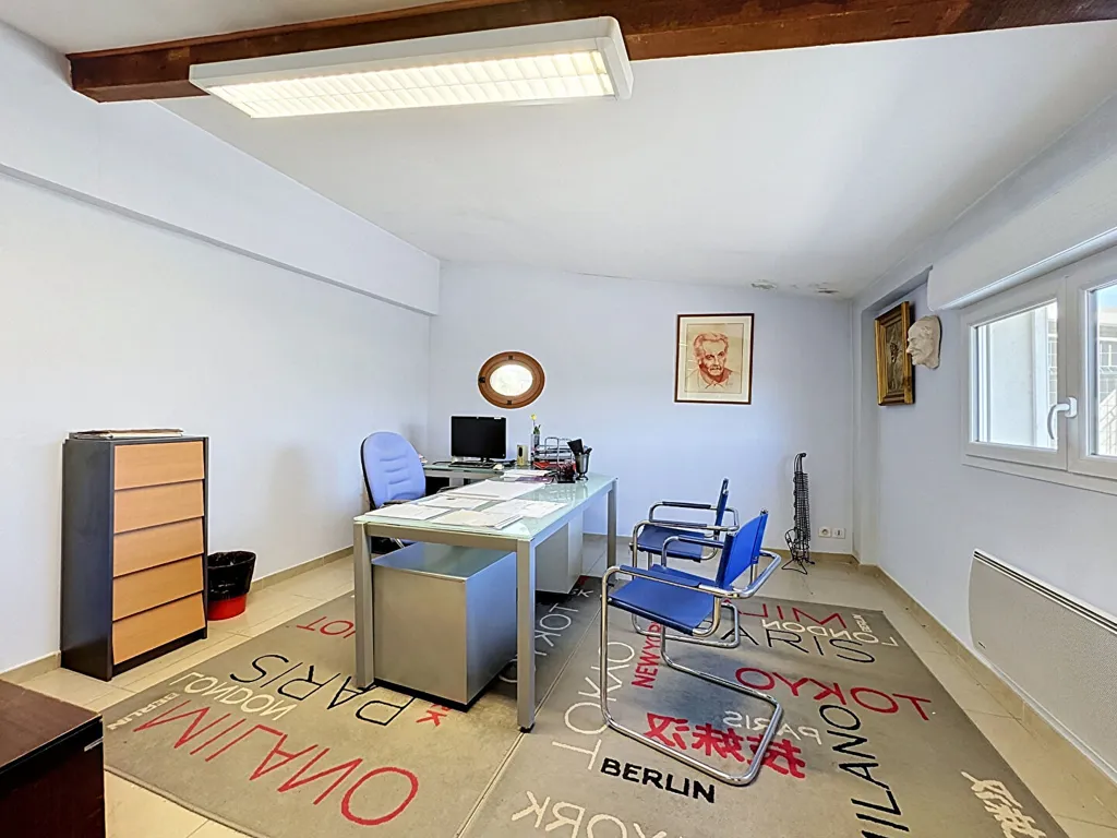 Kabinet - Historic Ensemble with Pool in Arles