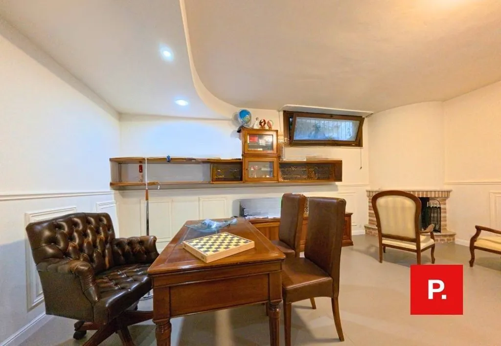 Bureau - Terraced Villa with Private Garden in Caserta