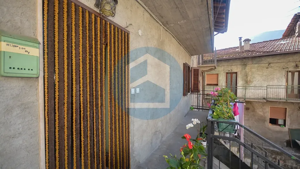 Balcony - Terraced House with Potential in Niardo