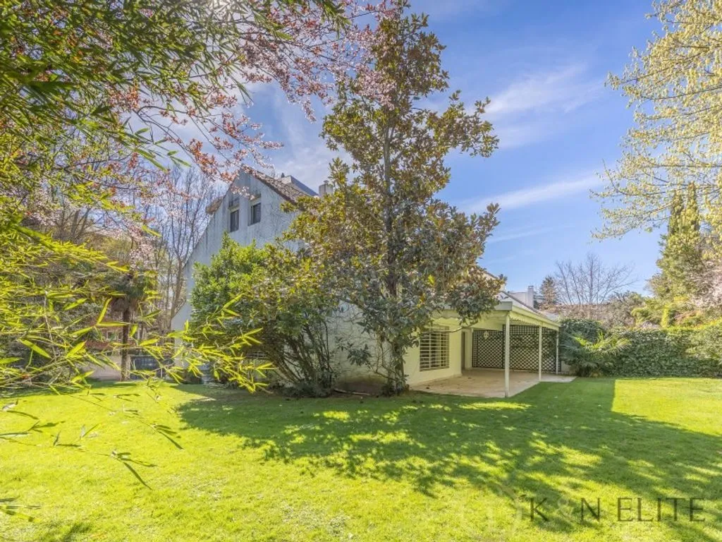 Giardino - Luxury Villa with Pool in Madrid