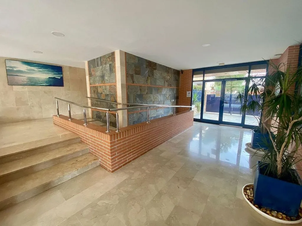 Esik - Spacious Apartment with Sea View in Caleta