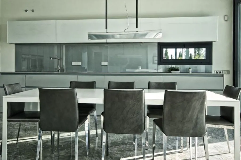 Söögituba - Contemporary Villa with Sea View in Benahavís