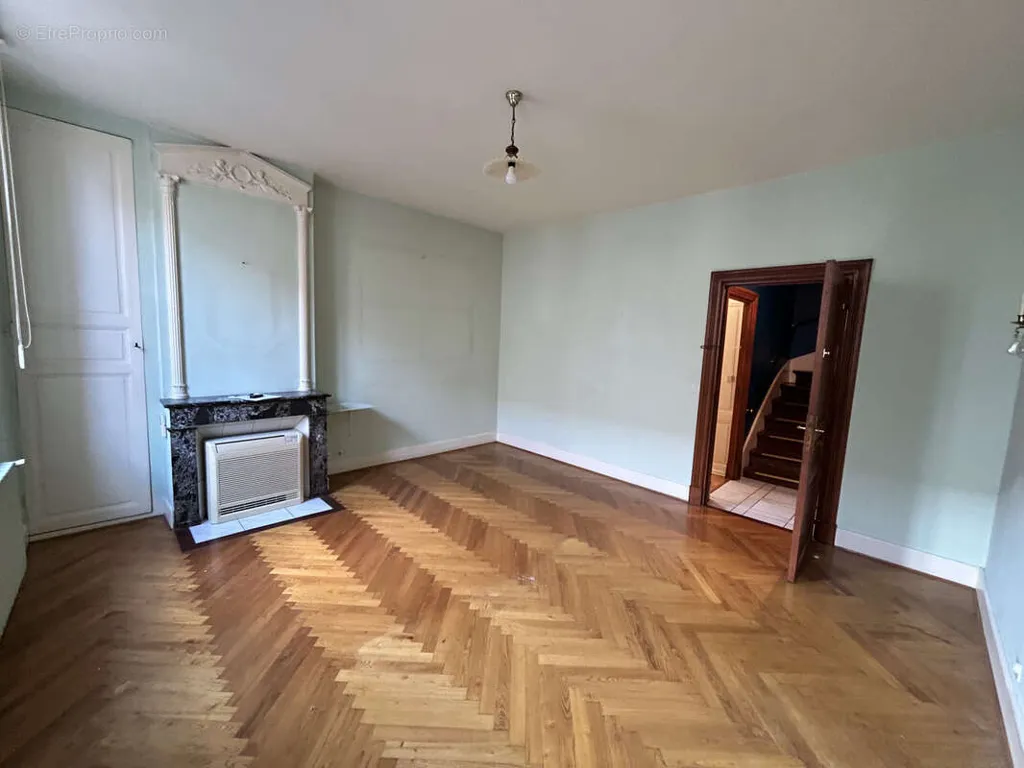 Maison 10 pièces à Agen