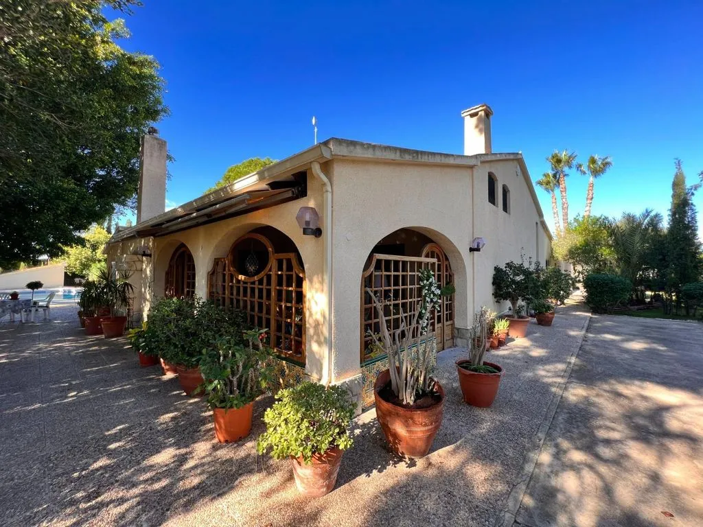 Aed - Detached House with Pool in Elche