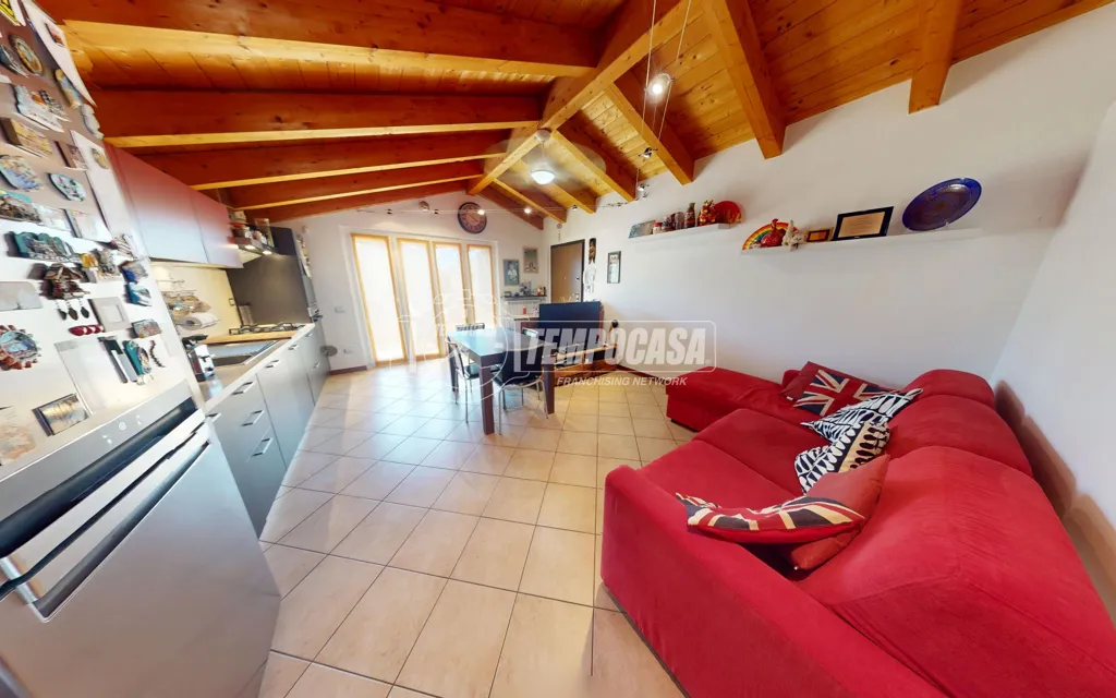 Elutuba - Mansarded Duplex with Terrace in Rovellasca