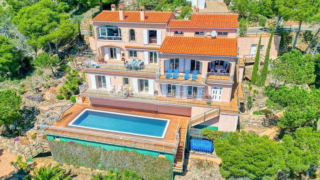 Luftaufnahme - Villa with Pool and Sea Views in Sa Tuna