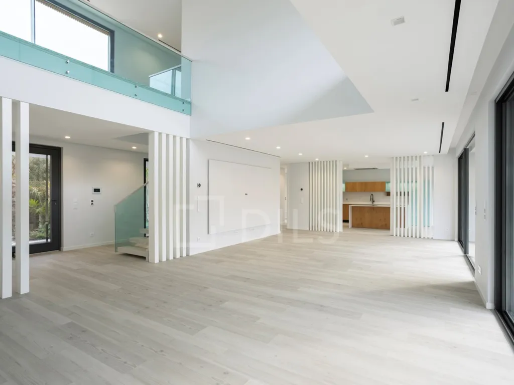 Elutuba - T5+3 House with Pool in Cascais