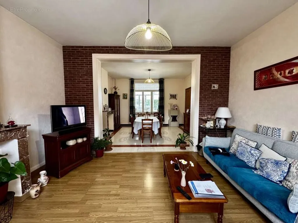 Soggiorno - House with Amenable Attic in Cambrai