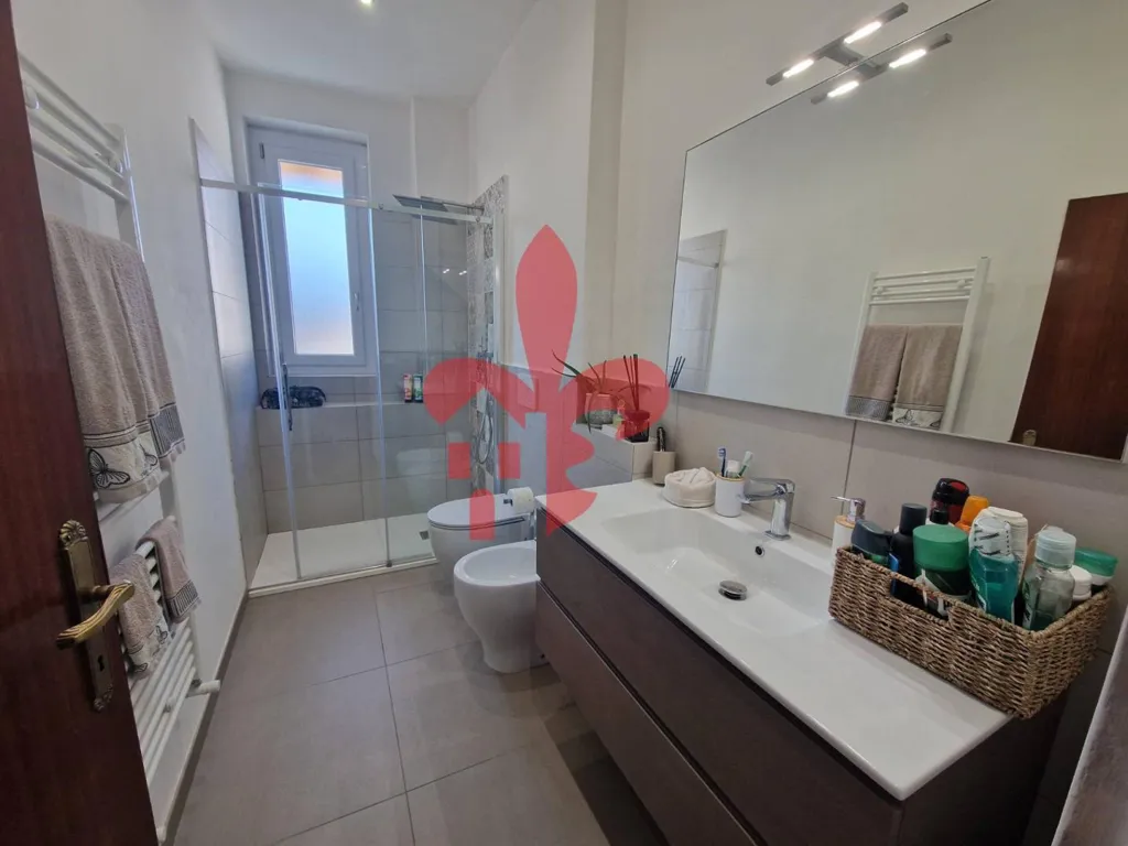 Salles de bain - 5-Room Apartment with Balcony in Florence