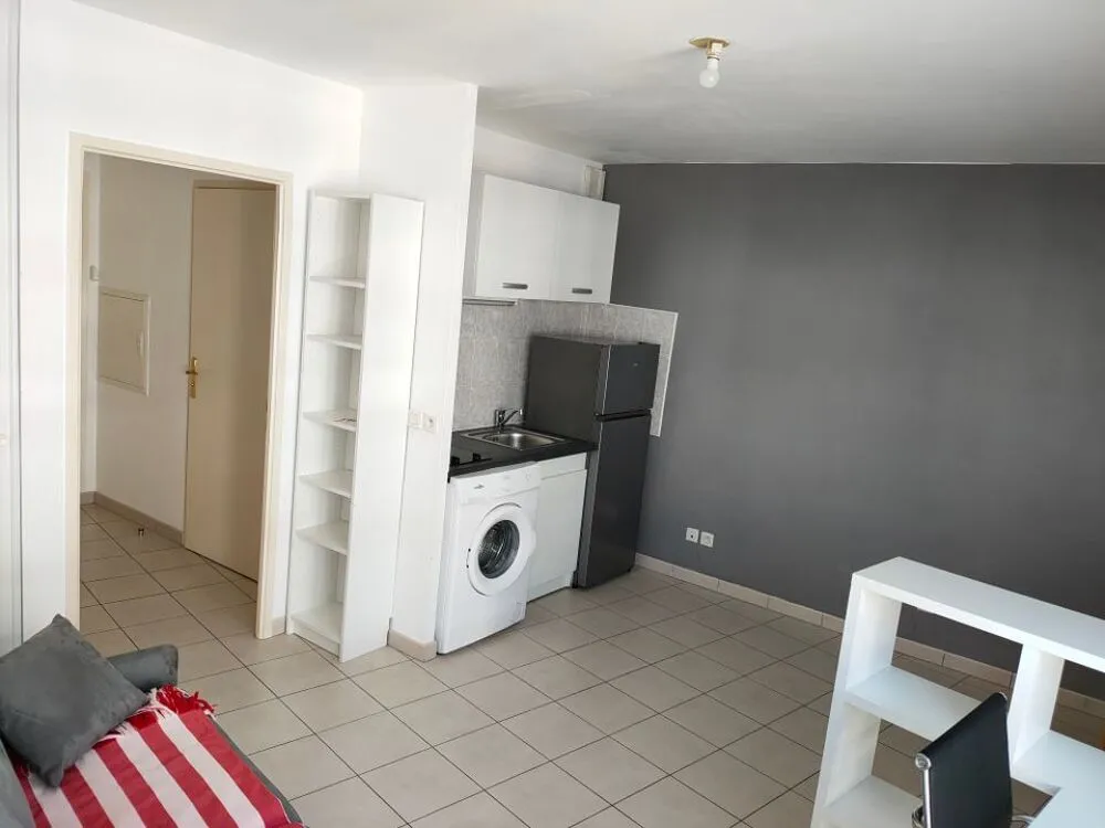 Köök - Studio with Lift in Cergy
