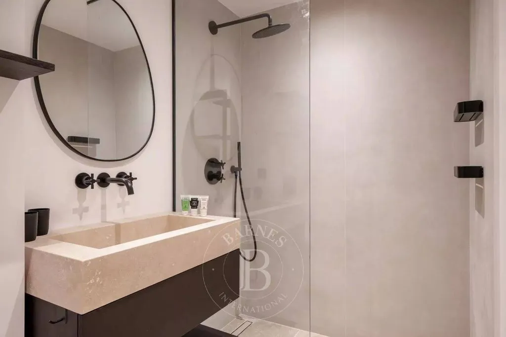 Bathrooms - Luxury Villa with Sea View at Cap d'Antibes