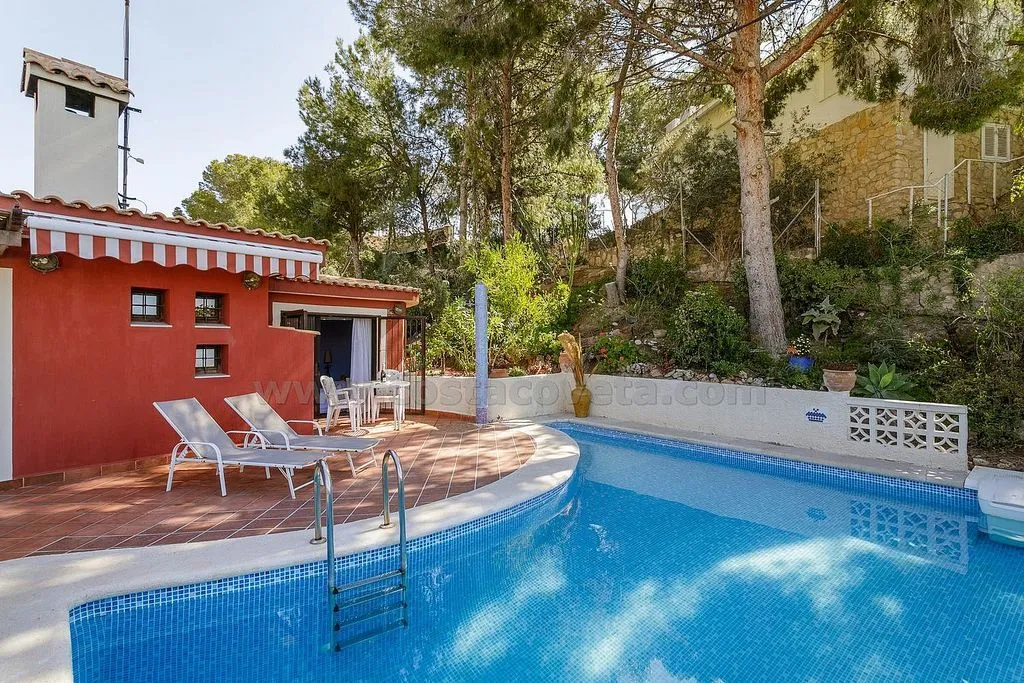 Bassein - Chalet with Pool and Terrace in Calle D'osca