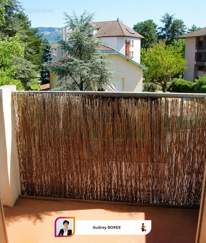 Rõdu - Bright T2 Bis with Balcony in Saint-Marcellin