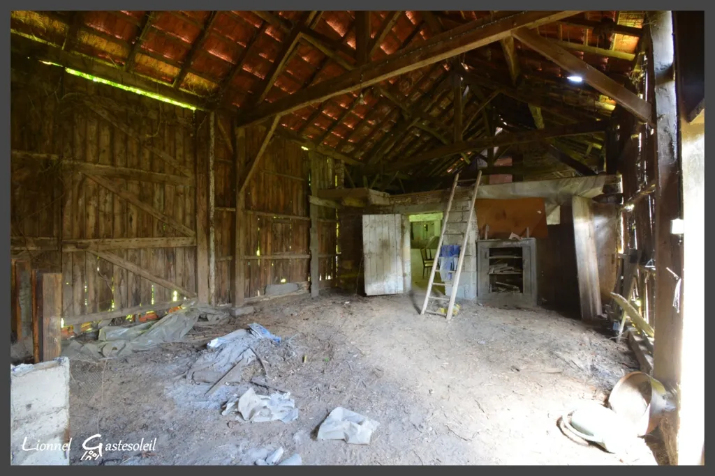 Pièces - Corps de ferme à rénover à Saint-Pierre-d’Eyraud