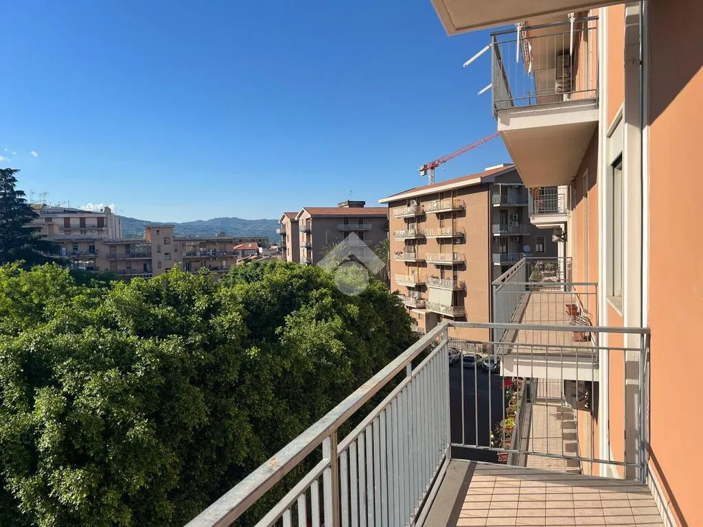 Rõdu - Modernised Apartment with Balcony in Giarre