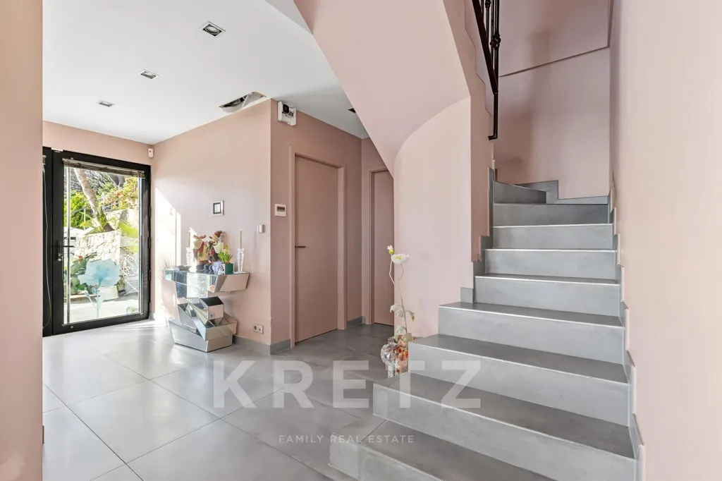 Hallway - Contemporary Villa with Sea View in Eze