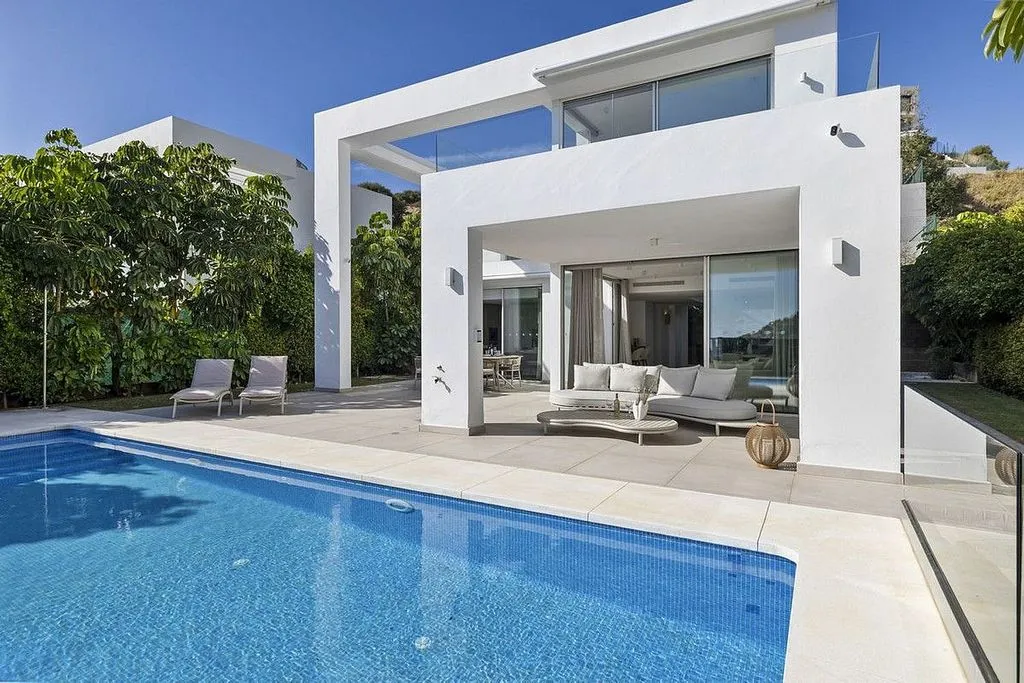 Piscine - Modern Villa with Pool in Buenavista