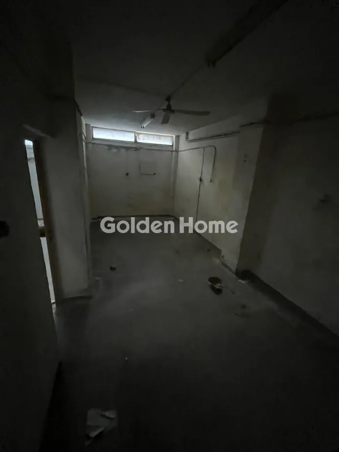 Garaaž - Commercial Space with Loft Potential in Piraeus