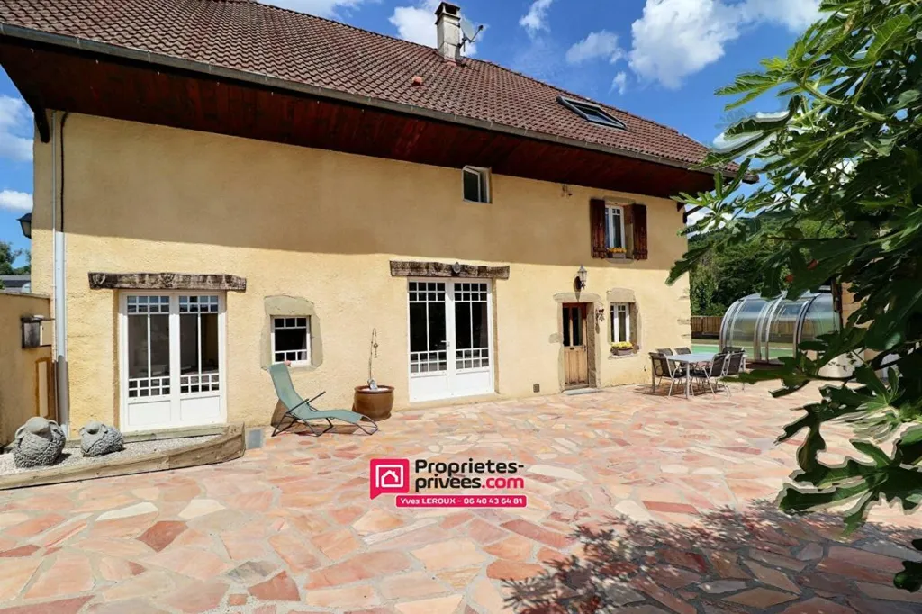 Jardin - Maison Rénovée avec Piscine à Mougny