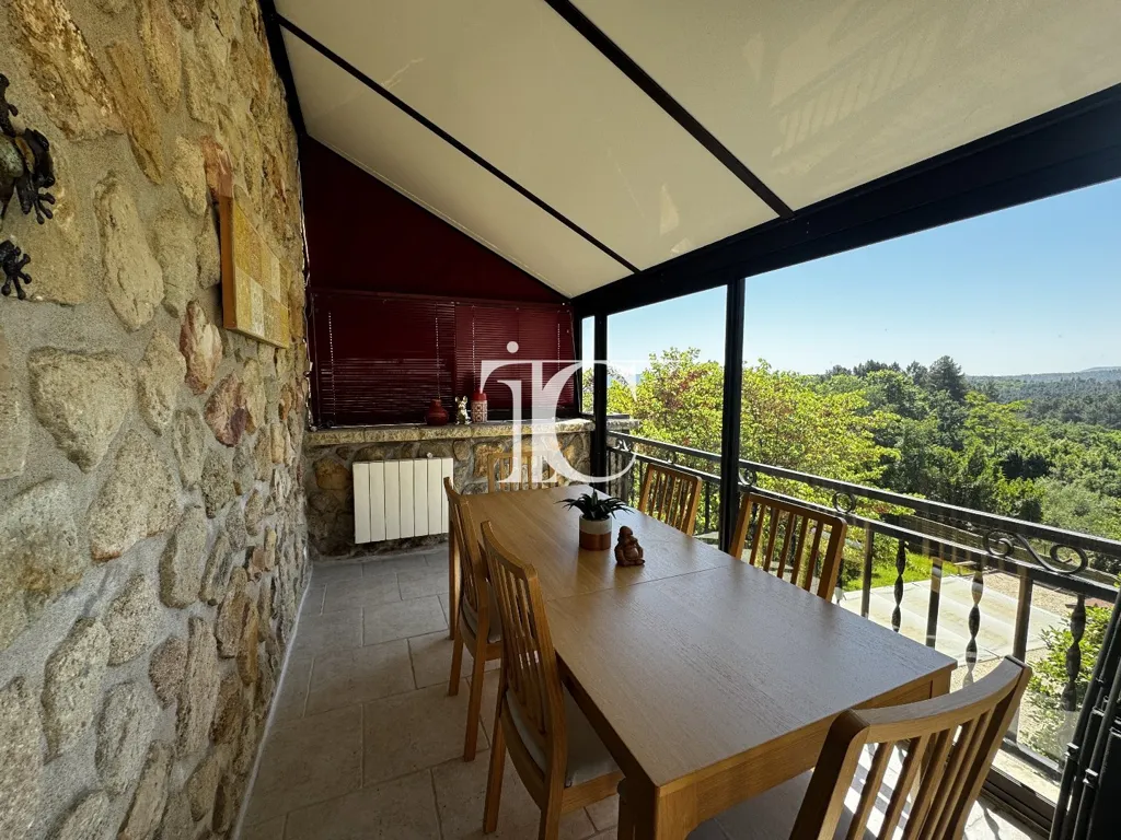 Terrass - Charming Stone House with Pool in Banne