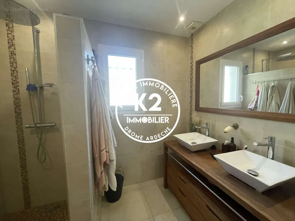 Bagni - Contemporary Villa with Pool in Montélimar