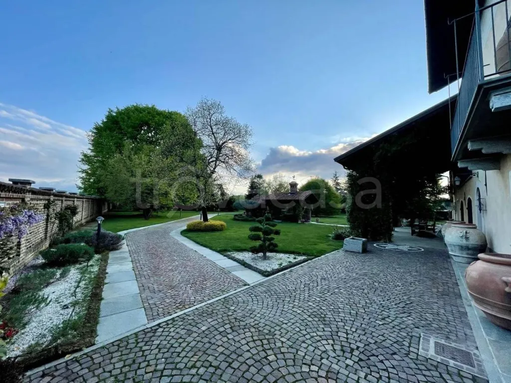 Välivaade - Historic Villa with Unique Fountain in Cuneo