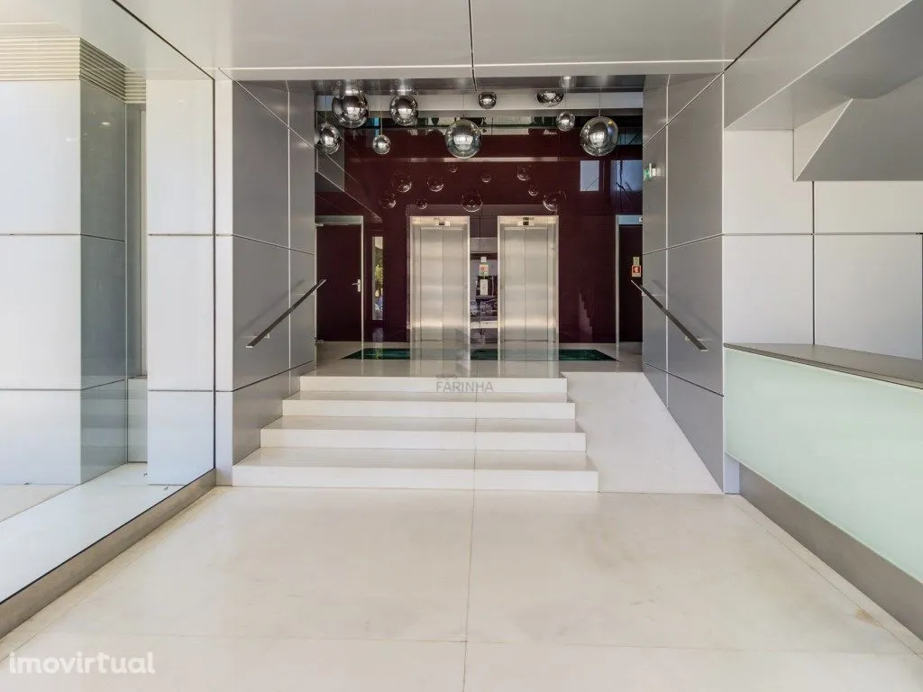 Esik - High Standard Flat with River View in Restelo