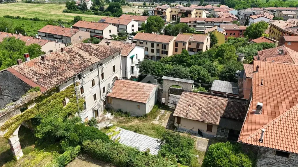 Õhuvaade - Modern Apartment with Private Court in Verona
