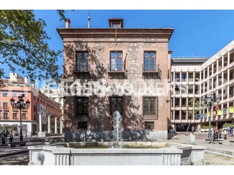 Exterior - Fully Renovated Apartment with Balcony in Justicia