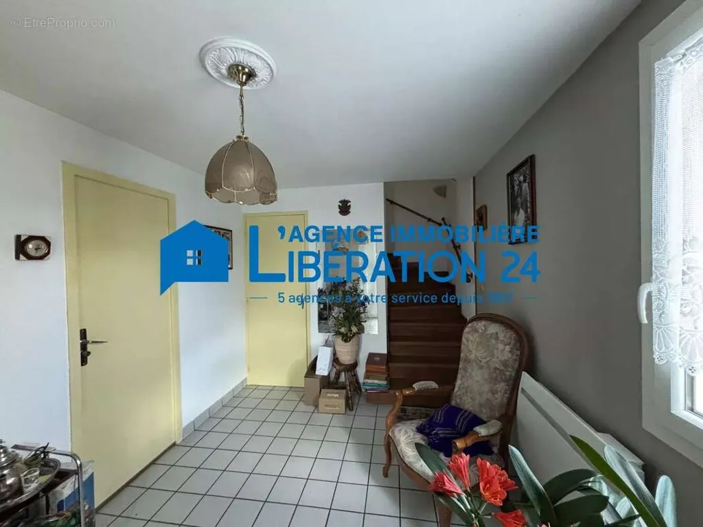 Entrée - Maison avec Jardin et Terrasse à Saint-Étienne