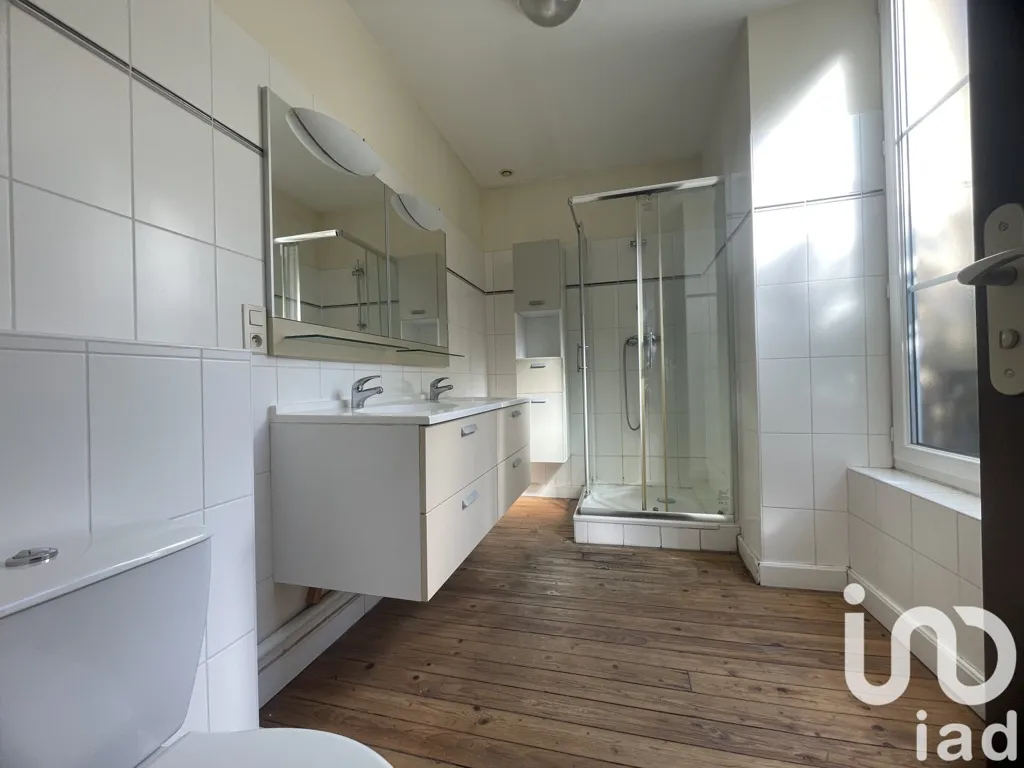 Bathrooms - Bright Apartment with Balcony in Vals-les-Bains