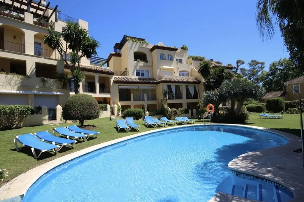 Pool - Apartment with Pool and Golf View in Guadalmina Alta