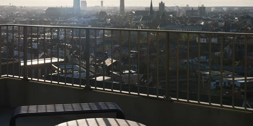 balcony