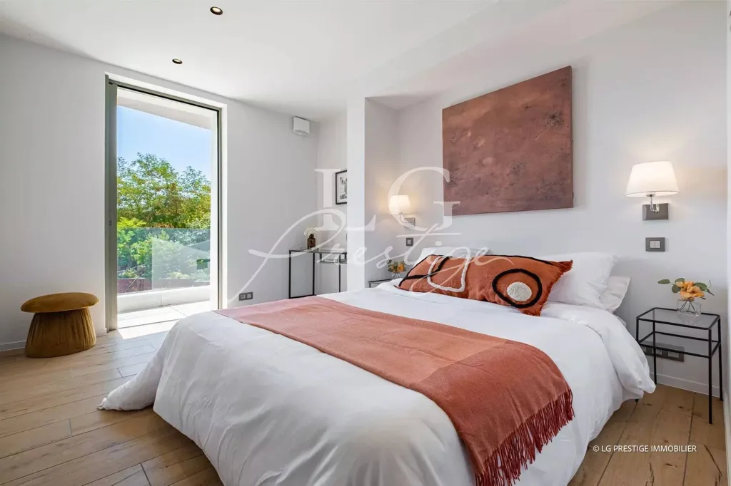 Bedrooms - Contemporary Residence with Pool in Esterel