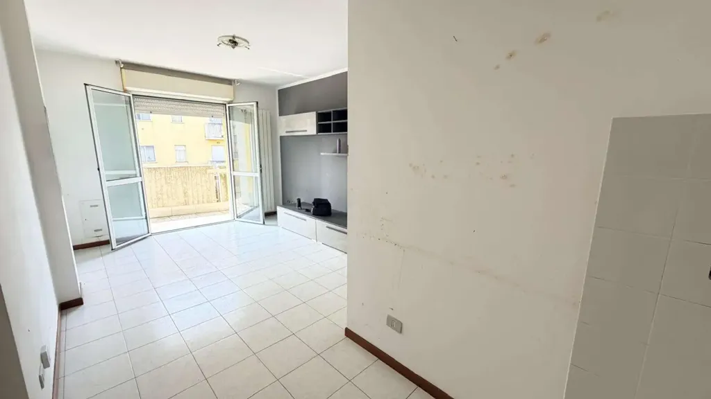 Entrée - Twin-Storey Apartment with Balcony in Dalmine