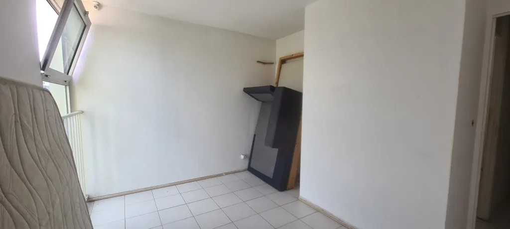 Pièces - Appartement T3 avec Vue Dégagée à Pointe-à-Pitre