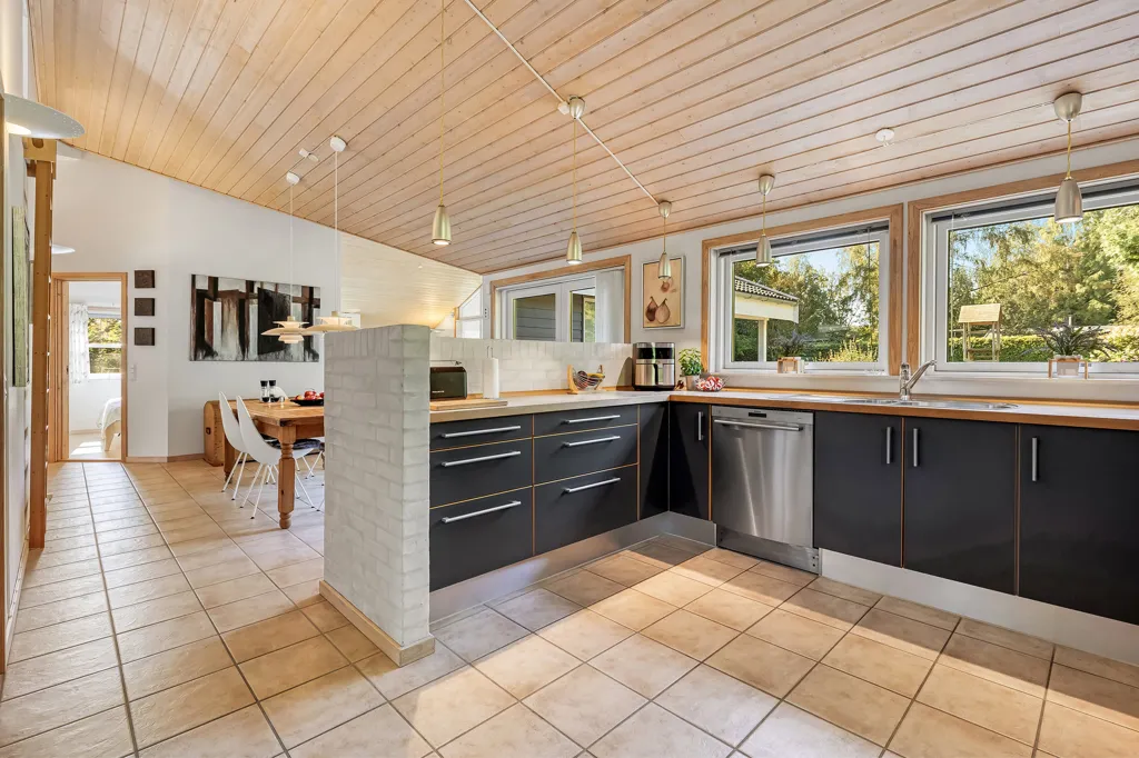 Cuisine - Modern Vacation Home with Garden in Rågeleje