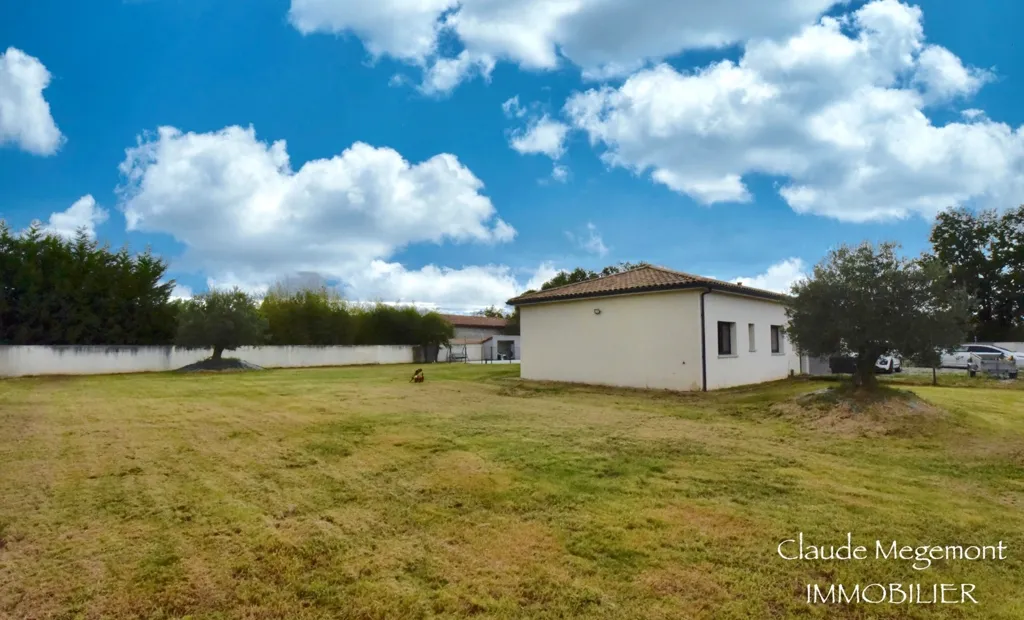 Jardin - Maison Contemporaine avec Piscine près de Lavaur