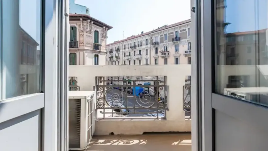 Rõdu - Signorile Apartment with Balcony in Milan