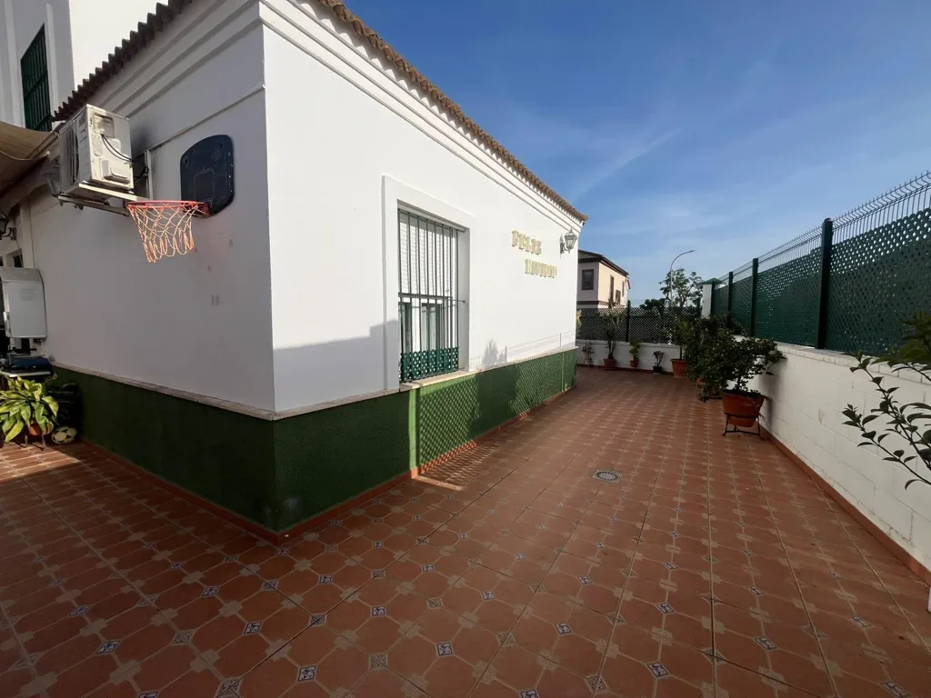 Terrass - Corner Chalet with Terrace in Pilas
