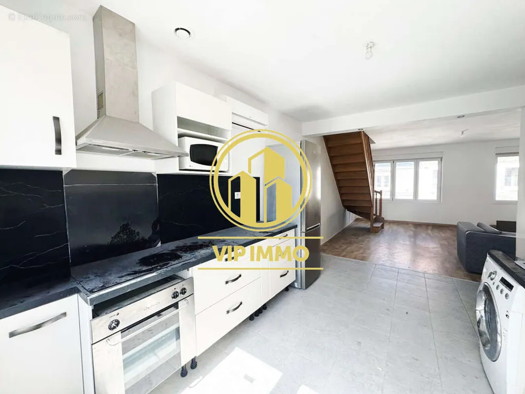 Kitchen - Duplex Apartment with City Centre Proximity in Lille