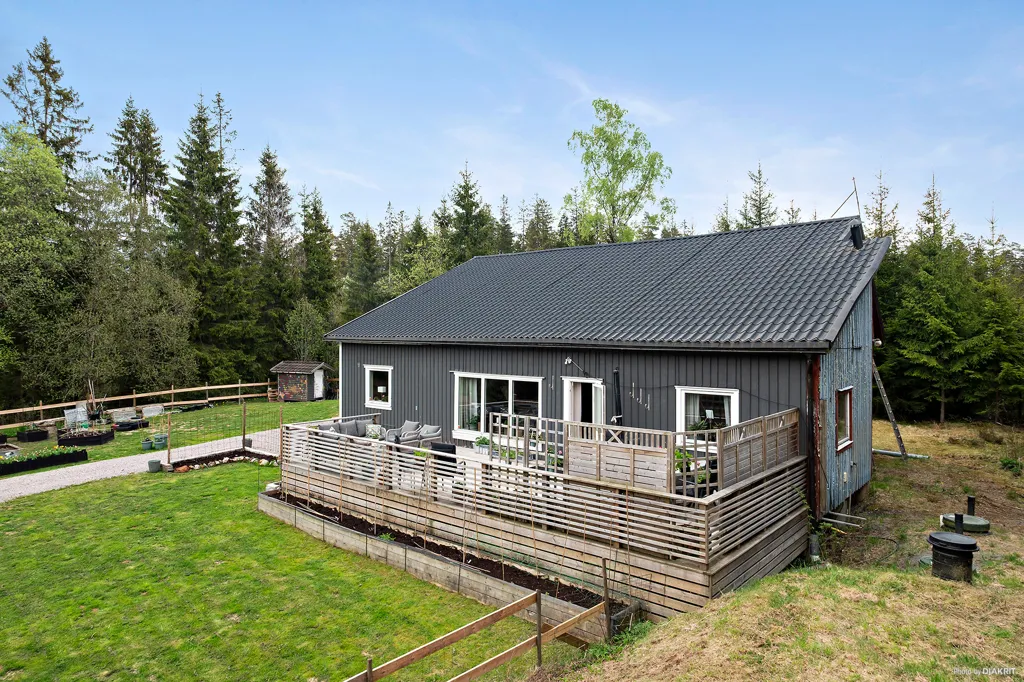 Õhuvaade - Spacious Villa with Garden in Natural Setting