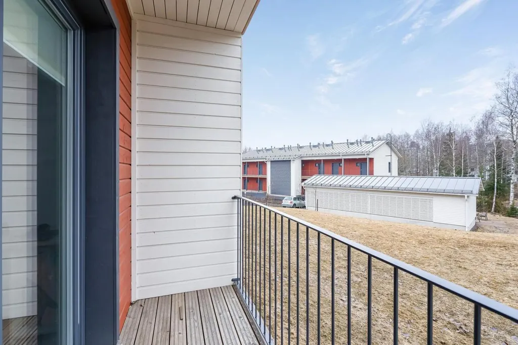 Balcon - First Floor Apartment with Balcony in Savio, Kerava